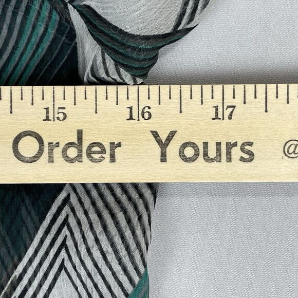 Banana Republic Semi Sheer Top Womens XS Grey Green Chevron Print Classic Office - Picture 9 of 12